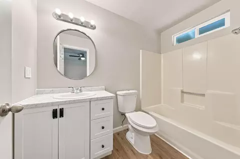 Bath - 2460 N Bonnyview Rd, Redding, CA 96001 photo 2 of 2