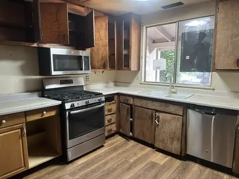 Kitchen - 6838 Reflection St, Redding, CA 96001 photo 2 of 2