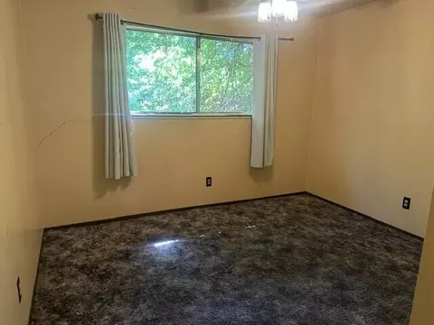 Bedroom - 6838 Reflection St, Redding, CA 96001 photo 2 of 4