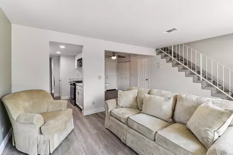 Living - 200 Ridgetop Dr #4, Redding, CA 96003 photo 4 of 4