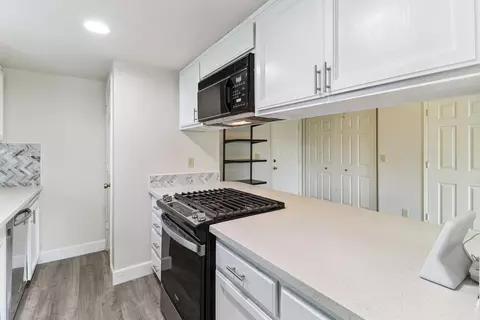 Kitchen - 200 Ridgetop Dr #4, Redding, CA 96003 photo 2 of 4