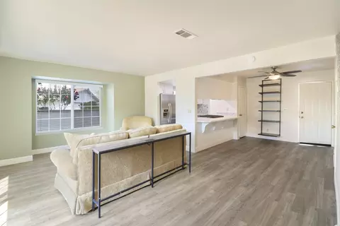 Living - 200 Ridgetop Dr #4, Redding, CA 96003 photo 2 of 4