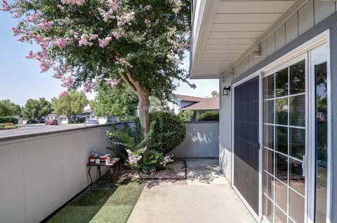 Exterior - 200 Ridgetop Dr #4, Redding, CA 96003 photo 2 of 7