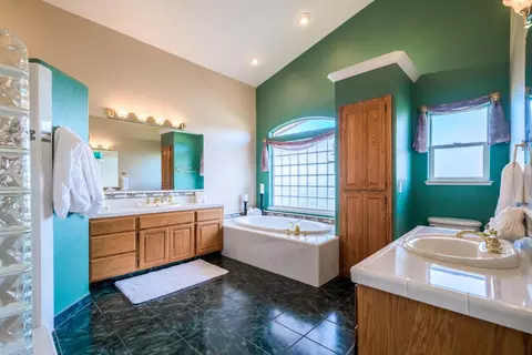 Bath - 11764 E Stillwater Way, Redding, CA 96003 photo 1 of 8
