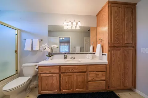 Bath - 11764 E Stillwater Way, Redding, CA 96003 photo 6 of 8