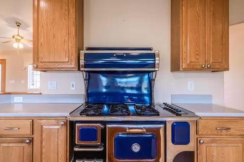 Kitchen - 11764 E Stillwater Way, Redding, CA 96003 photo 4 of 6