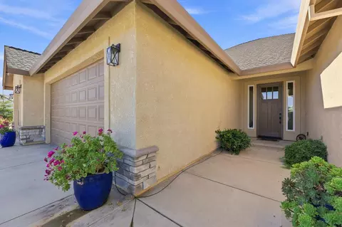 Exterior - 3577 Laver St, Redding, CA 96002 photo 10 of 10