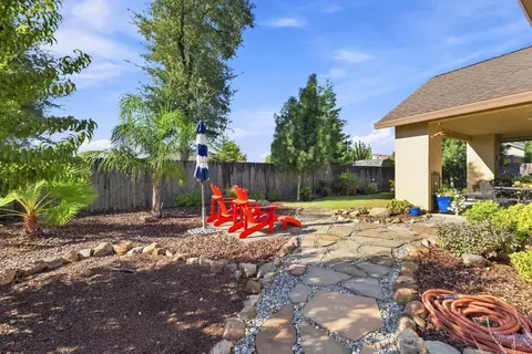 Exterior - 3577 Laver St, Redding, CA 96002 photo 5 of 10