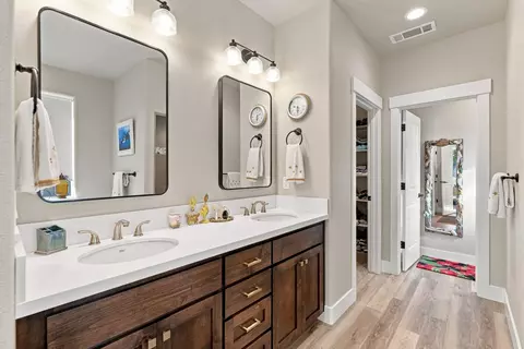 Entry Way - 3577 Laver St, Redding, CA 96002 photo 2 of 2