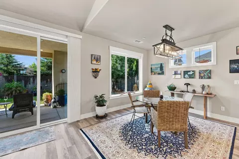 Dining - 3577 Laver St, Redding, CA 96002 photo 2 of 2