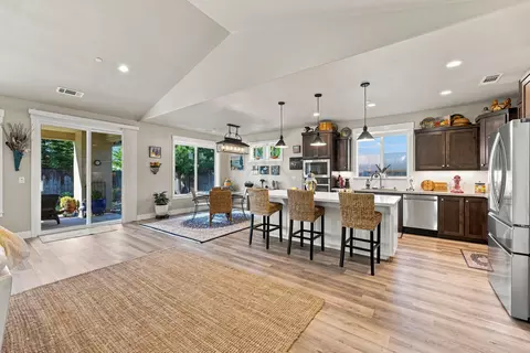 Entry Way - 3577 Laver St, Redding, CA 96002 photo 1 of 2