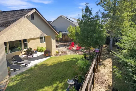 Exterior - 3577 Laver St, Redding, CA 96002 photo 8 of 10