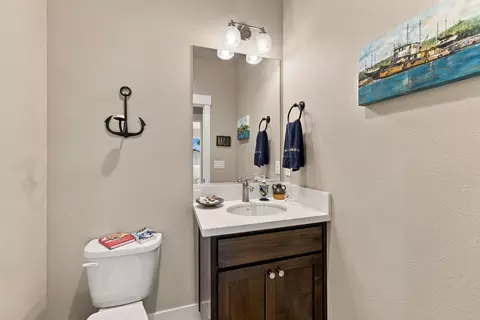 Bath - 3577 Laver St, Redding, CA 96002 photo 5 of 5
