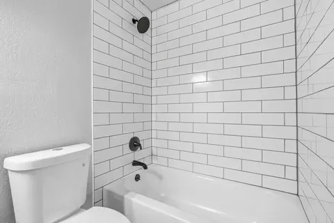 Bath - 3405 West St, Redding, CA 96001 photo 2 of 2