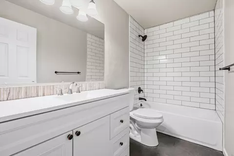 Bath - 3405 West St, Redding, CA 96001 photo 1 of 2