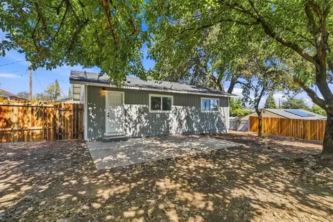 Exterior - 3405 West St, Redding, CA 96001 photo 3 of 6