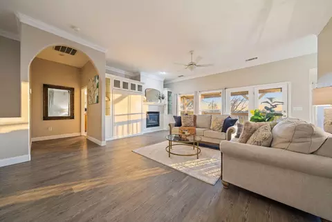 Living - 332 Franciscan Trl, Redding, CA 96003 photo 2 of 5