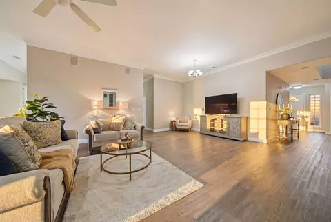 Living - 332 Franciscan Trl, Redding, CA 96003 photo 5 of 5