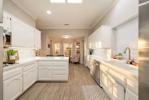 Kitchen - 332 Franciscan Trl, Redding, CA 96003 photo 2 of 3