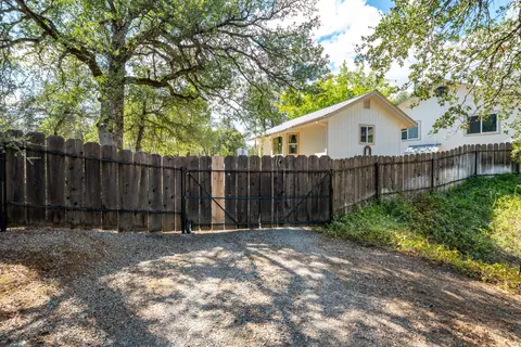 Exterior - 9047 Chaparral Dr, Redding, CA 96001 photo 21 of 46