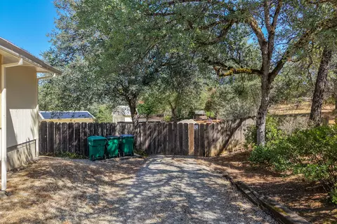 Exterior - 9047 Chaparral Dr, Redding, CA 96001 photo 42 of 46