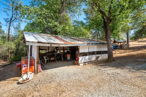 Exterior - 9047 Chaparral Dr, Redding, CA 96001 photo 32 of 46