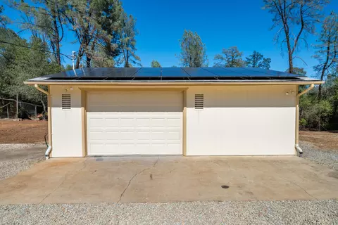Exterior - 9047 Chaparral Dr, Redding, CA 96001 photo 27 of 46