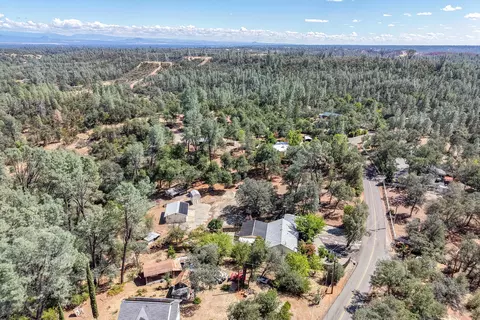 View/Area - 9047 Chaparral Dr, Redding, CA 96001 photo 5 of 7