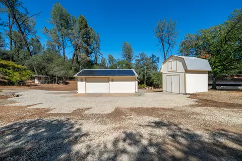 Exterior - 9047 Chaparral Dr, Redding, CA 96001 photo 25 of 46
