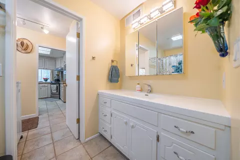 Bath - 9047 Chaparral Dr, Redding, CA 96001 photo 1 of 3