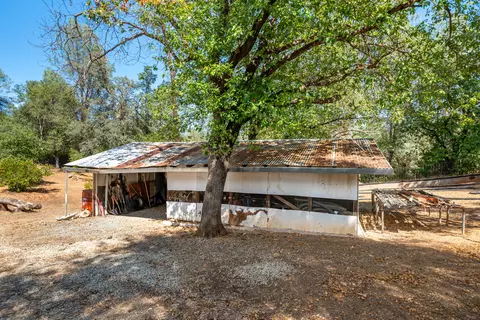 Exterior - 9047 Chaparral Dr, Redding, CA 96001 photo 31 of 46