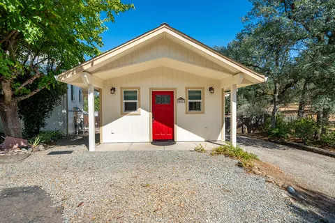 Exterior - 9047 Chaparral Dr, Redding, CA 96001 photo 4 of 46