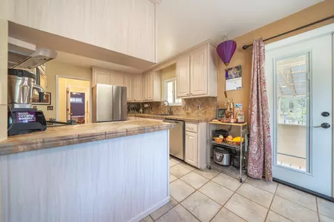 Kitchen - 9047 Chaparral Dr, Redding, CA 96001 photo 2 of 6