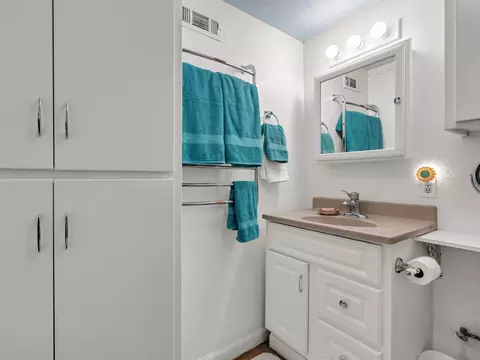 Bath - 1541 Lewiston Rd, Lewiston, CA 96052 photo 2 of 3