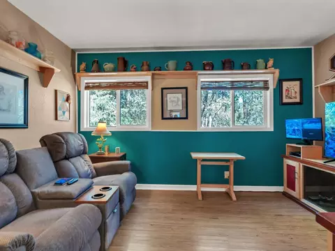 Living - 1541 Lewiston Rd, Lewiston, CA 96052 photo 2 of 4