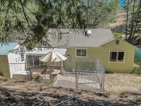 Exterior - 1541 Lewiston Rd, Lewiston, CA 96052 photo 5 of 7