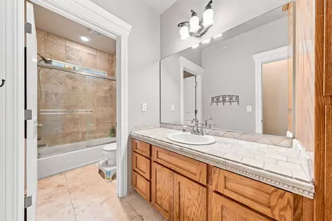 Bath - 19355 Jacqueline St, Anderson, CA 96007 photo 6 of 10