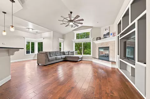 Living - 19355 Jacqueline St, Anderson, CA 96007 photo 1 of 6