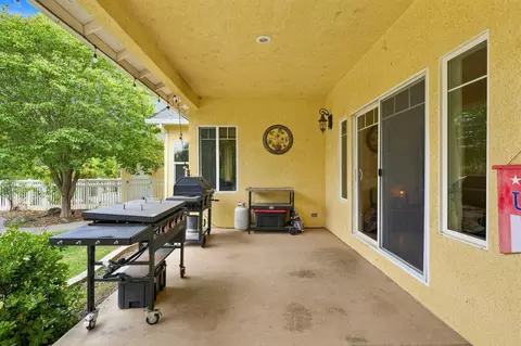 Exterior - 19355 Jacqueline St, Anderson, CA 96007 photo 9 of 11