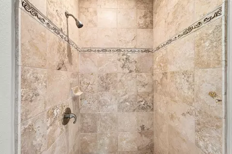 Bath - 19355 Jacqueline St, Anderson, CA 96007 photo 10 of 10