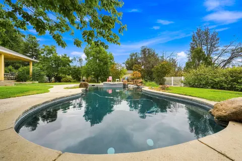 Exterior - 19355 Jacqueline St, Anderson, CA 96007 photo 4 of 11