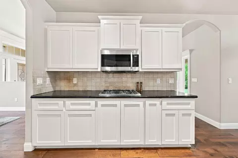 Kitchen - 19355 Jacqueline St, Anderson, CA 96007 photo 4 of 4