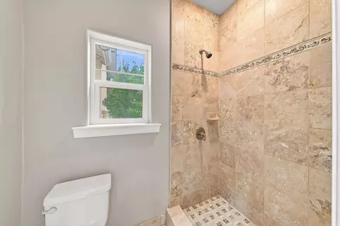 Bath - 19355 Jacqueline St, Anderson, CA 96007 photo 9 of 10