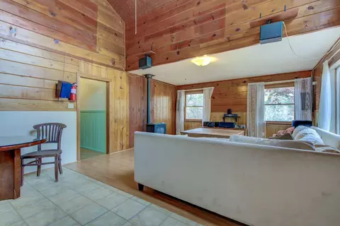 Living - 441 Creekside Rd, Hyampom, CA 96046 photo 1 of 3