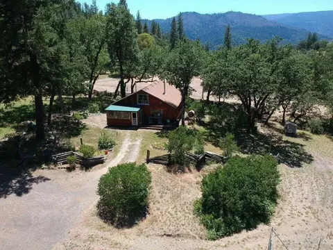 Exterior - 441 Creekside Rd, Hyampom, CA 96046 photo 2 of 12