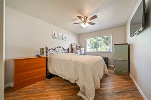 Bedroom - 4065 Meander Dr, Redding, CA 96001 photo 3 of 4