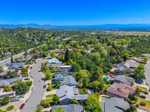 View/Area - 4065 Meander Dr, Redding, CA 96001 photo 4 of 10