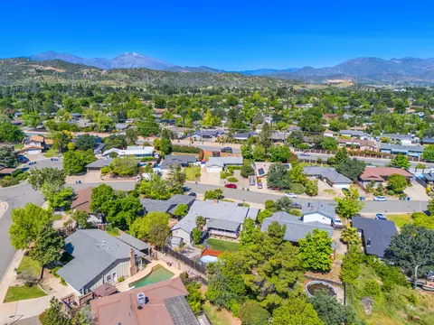 View/Area - 4065 Meander Dr, Redding, CA 96001 photo 7 of 10
