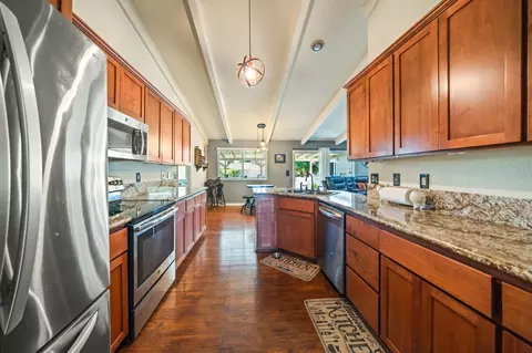 Kitchen - 4065 Meander Dr, Redding, CA 96001 photo 2 of 4