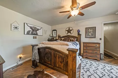 Bedroom - 4065 Meander Dr, Redding, CA 96001 photo 1 of 4